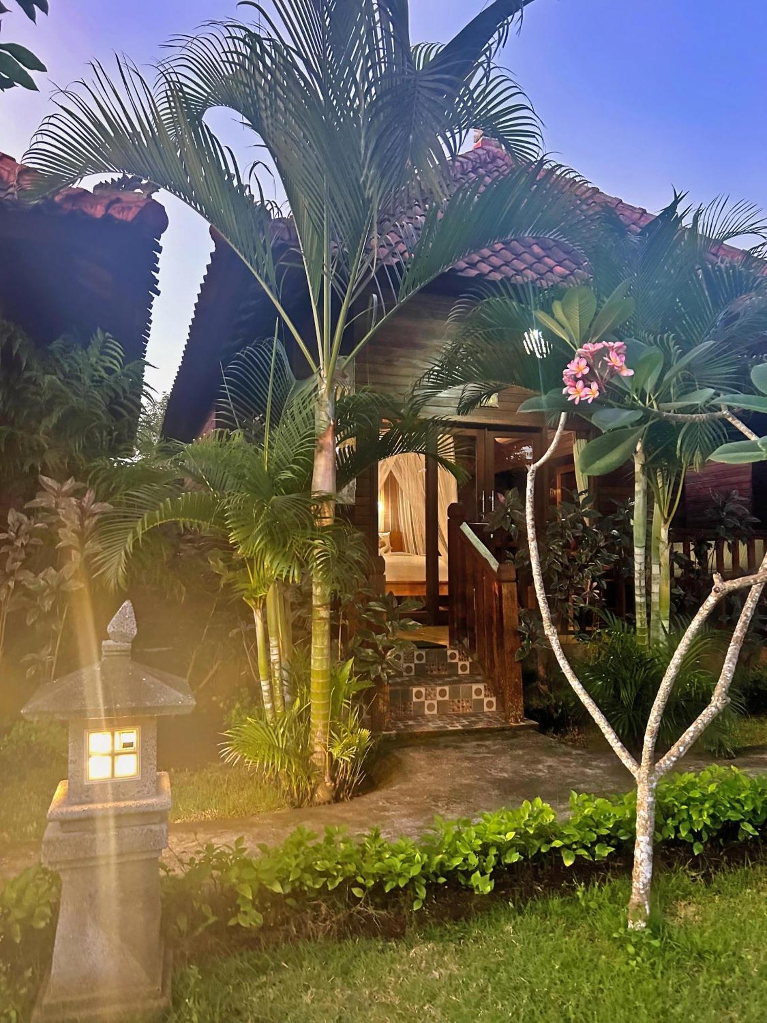 Island Garden Huts Lembongan Bed and Breakfast Nusa Lembongan Exteriör bild